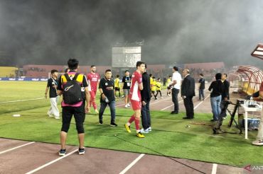 Semen Padang ditahan imbang 10 pemain PSIM 0-0