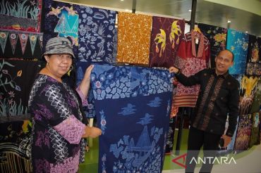 Rumah Tenun Arios Tampilkan Wastra Khas Kepri di KURMA 2026, Nasabah BRK Syariah Ini Dorong UMKM Naik Kelas