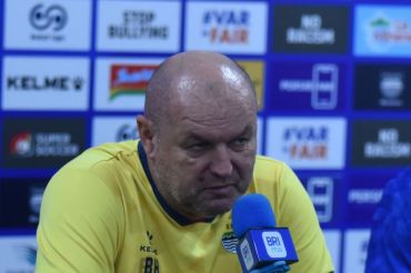 Hodak menilai laga lawan Semen Padang akan sulit untuk Persib Bandung