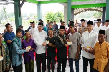 Bupati Kapuas salurkan Kartu Huma Betang Sejahtera kepada warga Mantangai