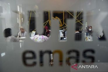 Harga emas Antam pada Selasa turun Rp9.000 jadi Rp2,601 juta/gr