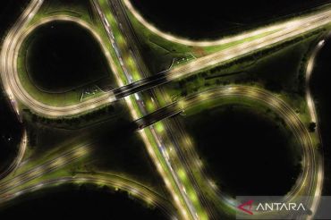 Korlantas Polri hentikan rekayasa one way nasional karena aktivitas kendaraan mulai normal kembali