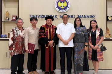 Kisah sukses putra Motoling yang diwisuda Doktor di Unima