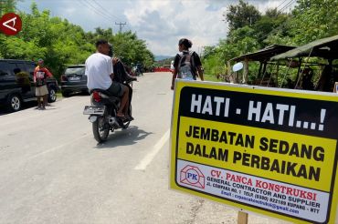Jembatan di Kupang ambles, jalur ke perbatasan Timor Leste terputus