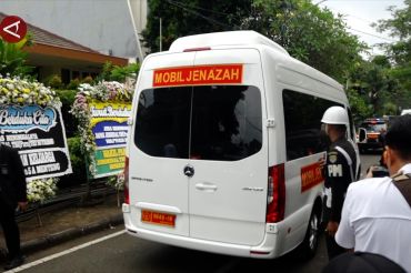 Wapres ke-6 Try Sutrisno dimakamkan di TMP Kalibata