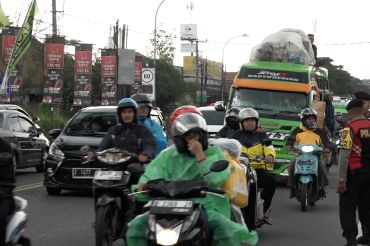 Polda Jabar awasi kendaraan sumbu tiga di jalur mudik