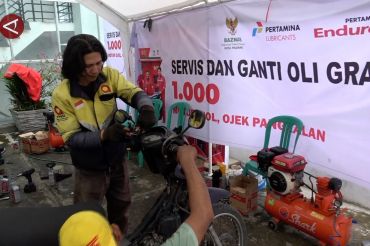 Servis motor dan ganti oli gratis 1.000 ojek dari Baznas Kota Padang