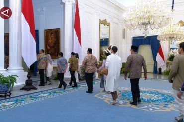 Tokoh bangsa hingga pejabat kabinet bersilaturahim Lebaran ke Istana