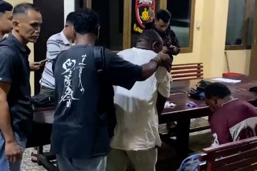 Satgas Damai Cartenz bekuk 8 orang&nbsp;penyalur senjata kepada KKB