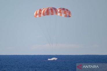 Artemis II kembali ke bumi setelah menjalani misi mengitari bulan