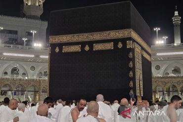 Arab Saudi berlakukan pembatasan masuk ke Makkah mulai 13 April