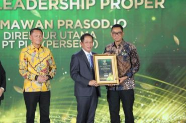 Dirut PLN Darmawan Prasodjo raih penghargaan Green Leadership Proper