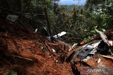 Helikopter jatuh di Sekadau tewaskan delapan orang