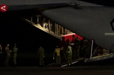 Sri Sultan HB X sambut jenazah Kopda Anumerta Farizal di Adisutjipto