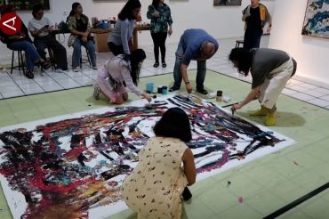 ​Sensasi melukis bareng seniman di pameran 'Seen The Unseen'