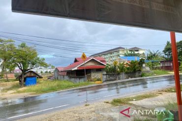 BMKG imbau warga agar Wlwaspadai hujan lebat disertai angin kencang di 15 wilayah Sultra