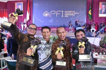 Empat pewarta foto ANTARA raih APFI 2026