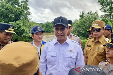 Mentan instruksikan BWS perbaiki tanggul jebol penyebab banjir di Kendari