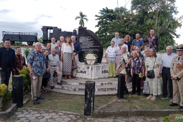 WNA Belanda keturunan korban romusha kunjungi Monumen Kereta Api Pekanbaru, harap dibangun museum
