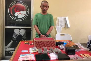 Polresta tangkap pemilik kedai kopi jual paketan ganja Rp1,2 juta