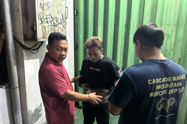 Polisi tangkap manusia silver todong pengendara