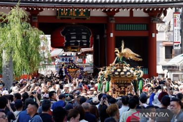 Satu dari tiga terbesar di Tokyo! Intip kemeriahan Sanja Matsuri 2026 di Kuil Senso-ji