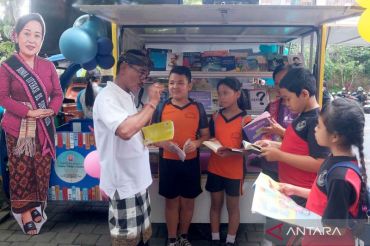 Menjaga buku dan nyala literasi di tengah kebisingan informasi