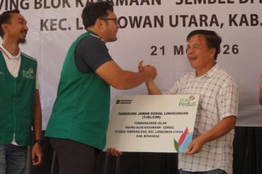 PLN hidupkan ekonomi desa Tempang Dua lewat paving blok