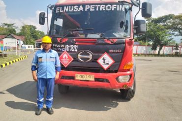 Kisah AMT Rudi uji nyali kirim BBM ke pelosok negeri