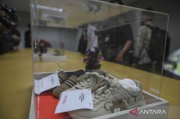 Ini penampakan sejumlah barang rampasan dari kasus korupsi yang akan dilelang KPK