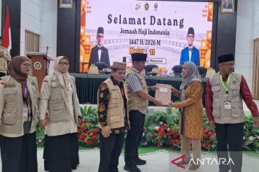 Jamaah haji perdana asal Sulbar tiba melalui Makassar