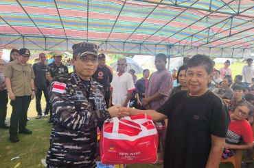 Kodaeral VIII distribusikan bantuan korban gempa di Pulau Kawio Sangihe