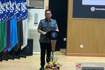 Trade minister calls students to become 'export activists'