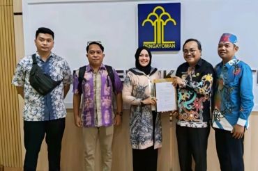 Disdukcapil Kapuas terima sertifikat hak cipta Simpel WA dari Kemenkum