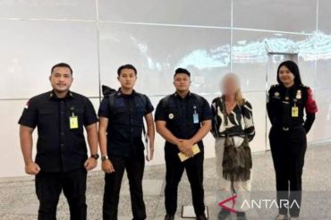 Imigrasi Bima mendeportasi WN Australia penyalahguna ITAS investor