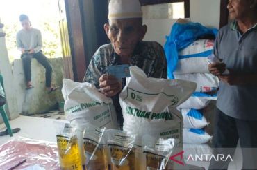 Sebanyak 80 persen bantuan pangan masyarakat Pulau Simeulue tersalurkan
