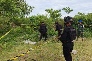 Tim penjinak bom musnahkan dua granat di Kabupaten Jayapura