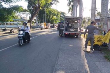 Satpol PP Lombok Tengah menertibkan manusia silver