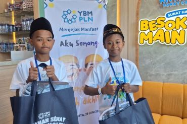 Senyum anak di hari khitan, wujud syukur insan PLN atas capaian perusahaan