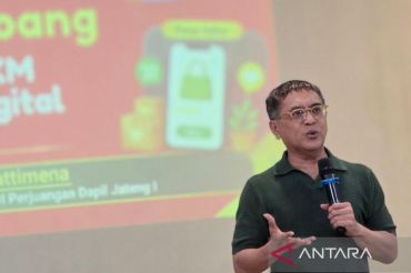 Samuel Wattimena minta pemerintah perkuat mitigasi ancaman PHK