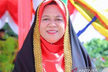 Pemkab Dompu gaungkan gerakan ayah mengantar anak pada hari pertama sekolah