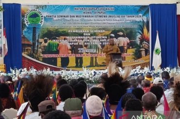 Pemkab Jayawijaya serahkan bantuan sosial Rp150 juta kepada Ikswal
