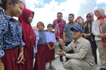 Wamendikdasmen Fajar Riza tinjau program prioritas Presiden di Wakatobi