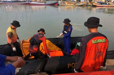 Tim SAR evakuasi nelayan tenggelam saat cari ikan di perairan Ketapang, Lampung Selatan