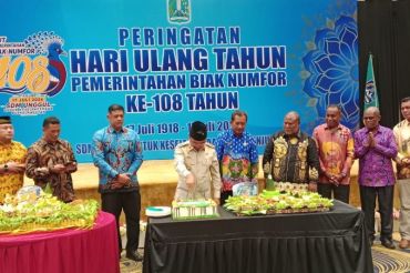 Wabup Jimmy Kapissa minta peringatan ke-108 Biak Numfor jadi motivasi tersendiri lakukan pelayanan
