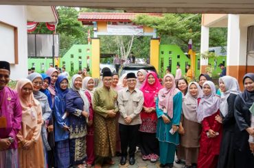 Wamendikdasmen tinjau pemanfaatan papan interaktif digital di Tanjungpinang