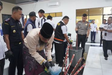 Polres Bengkalis musnahkan 8,2 kg sabu dan 5.005 butir pil ekstasi kasus tiga tersangka