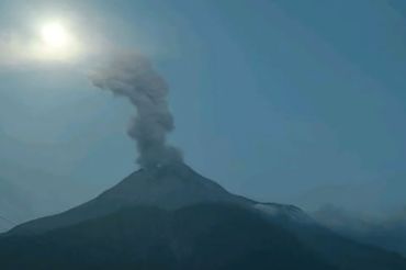 PVMBG: Pola erupsi gunung Lewotobi Laki-laki relatif stabil