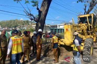 Pemprov NTB perbaiki jalan depan RSUD Sering Sumbawa
