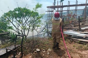 Tim gabungan padamkan kebakaran 10 hektare lahan di Blang Bintang Aceh Besar